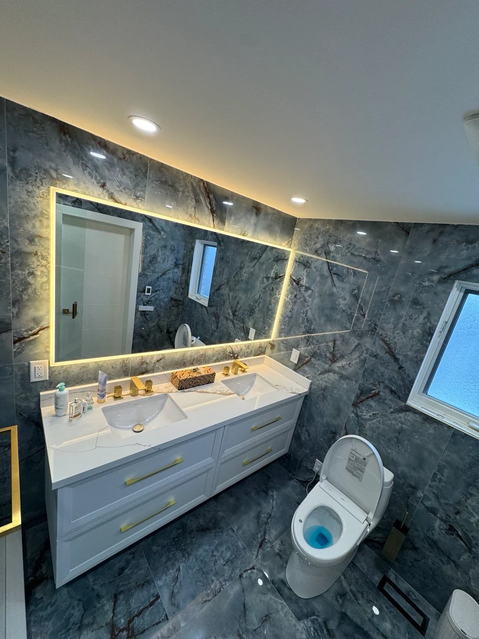 Bathroom tile before and after transformation in Toronto