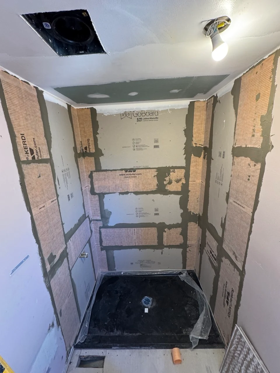 Bathroom before and after comparison slider, pair 2
