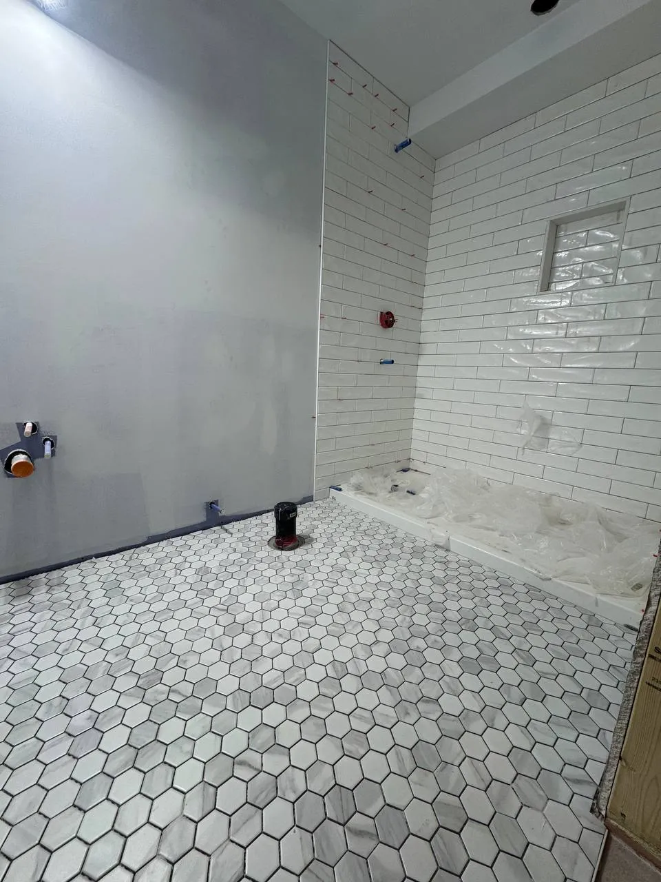 Kitchen backsplash tile layout detail