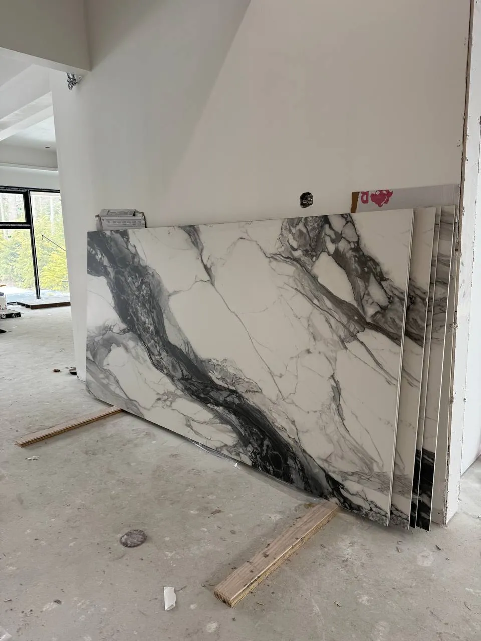 Large format porcelain slab installation